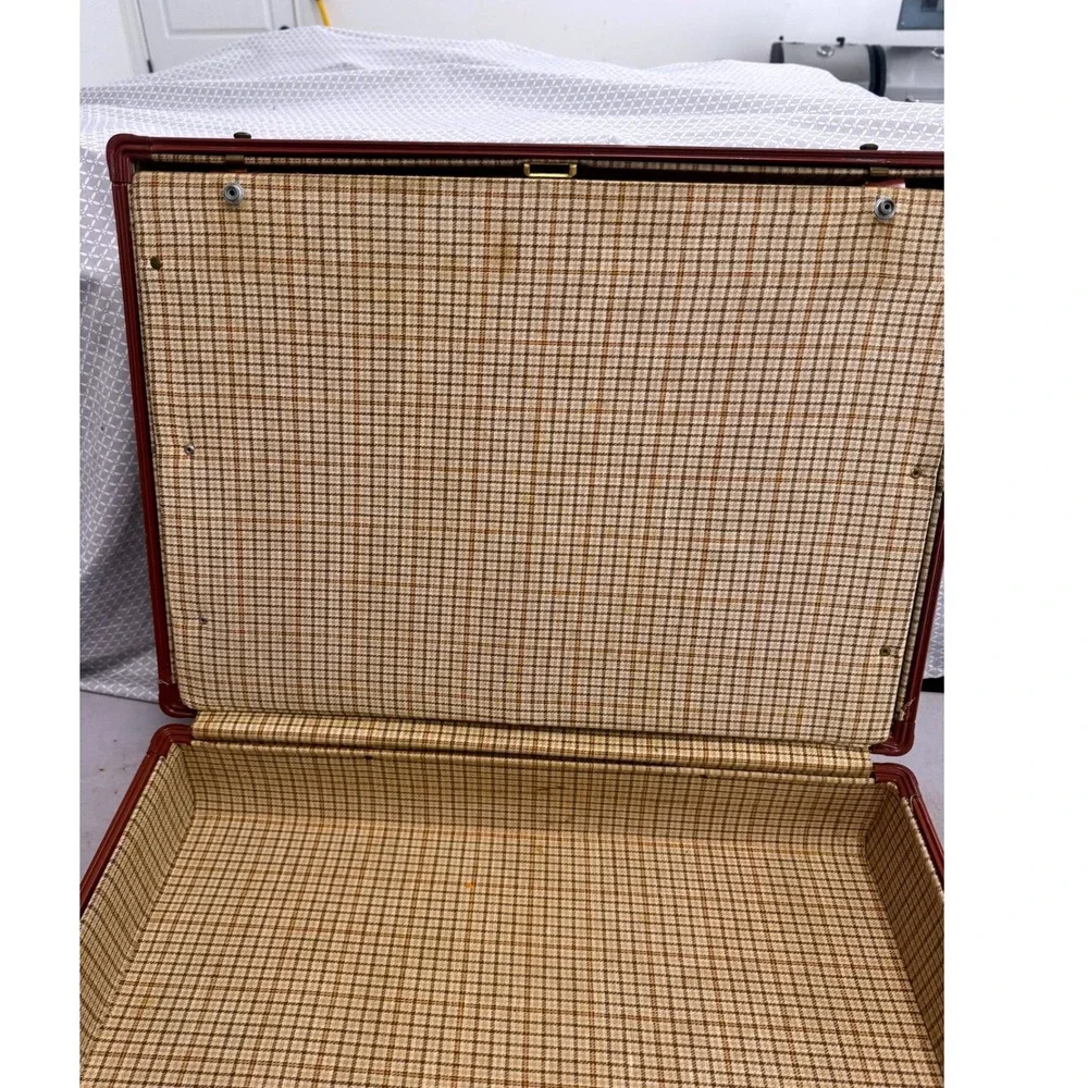 Vintage Samsonite Brown Suitcase 24